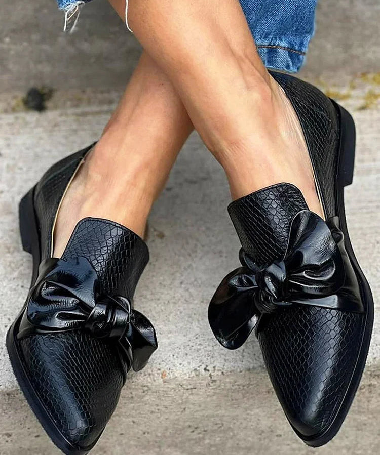 Chelsea | Tyylikkäät loaferit rusetilla