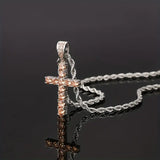 Collar con colgante cruzado