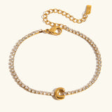 Pulsera Elegante de Oro con Letra en Burbuja