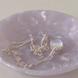 Collar con piedra de luna llena